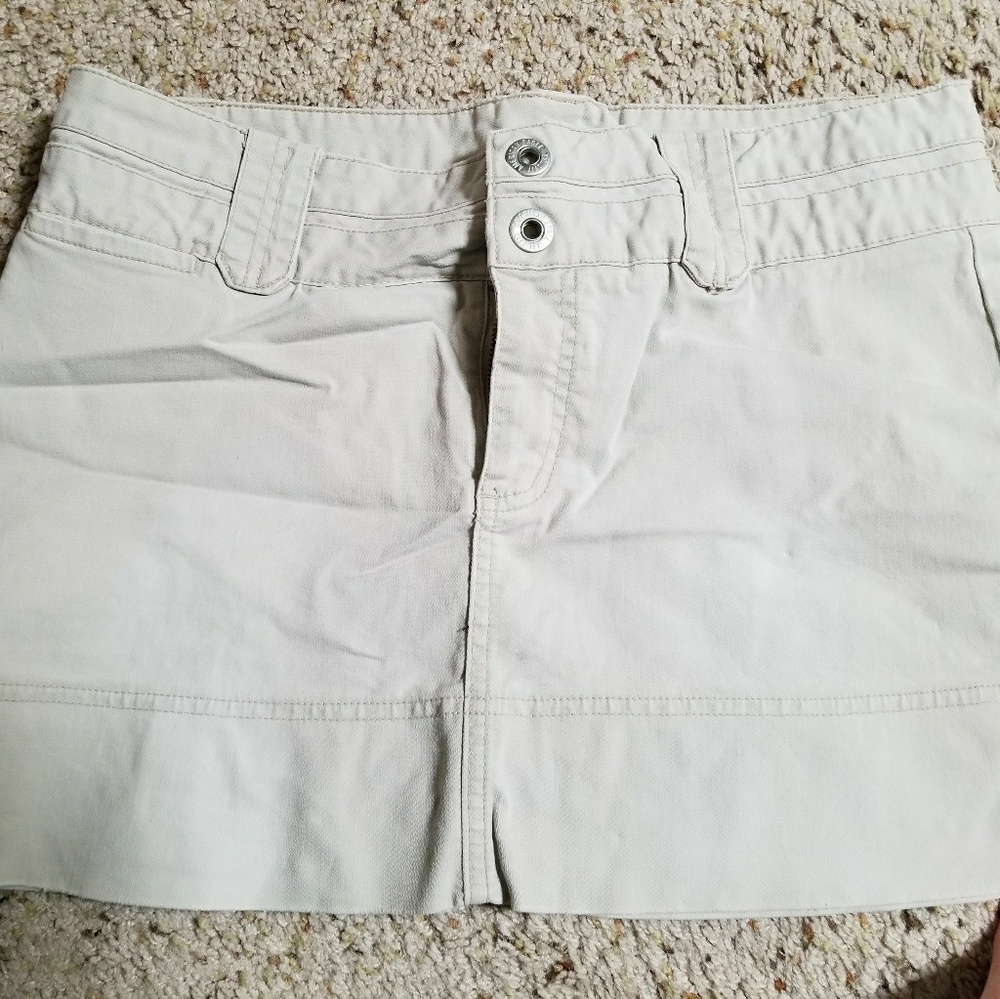 Cute Khaki skirt